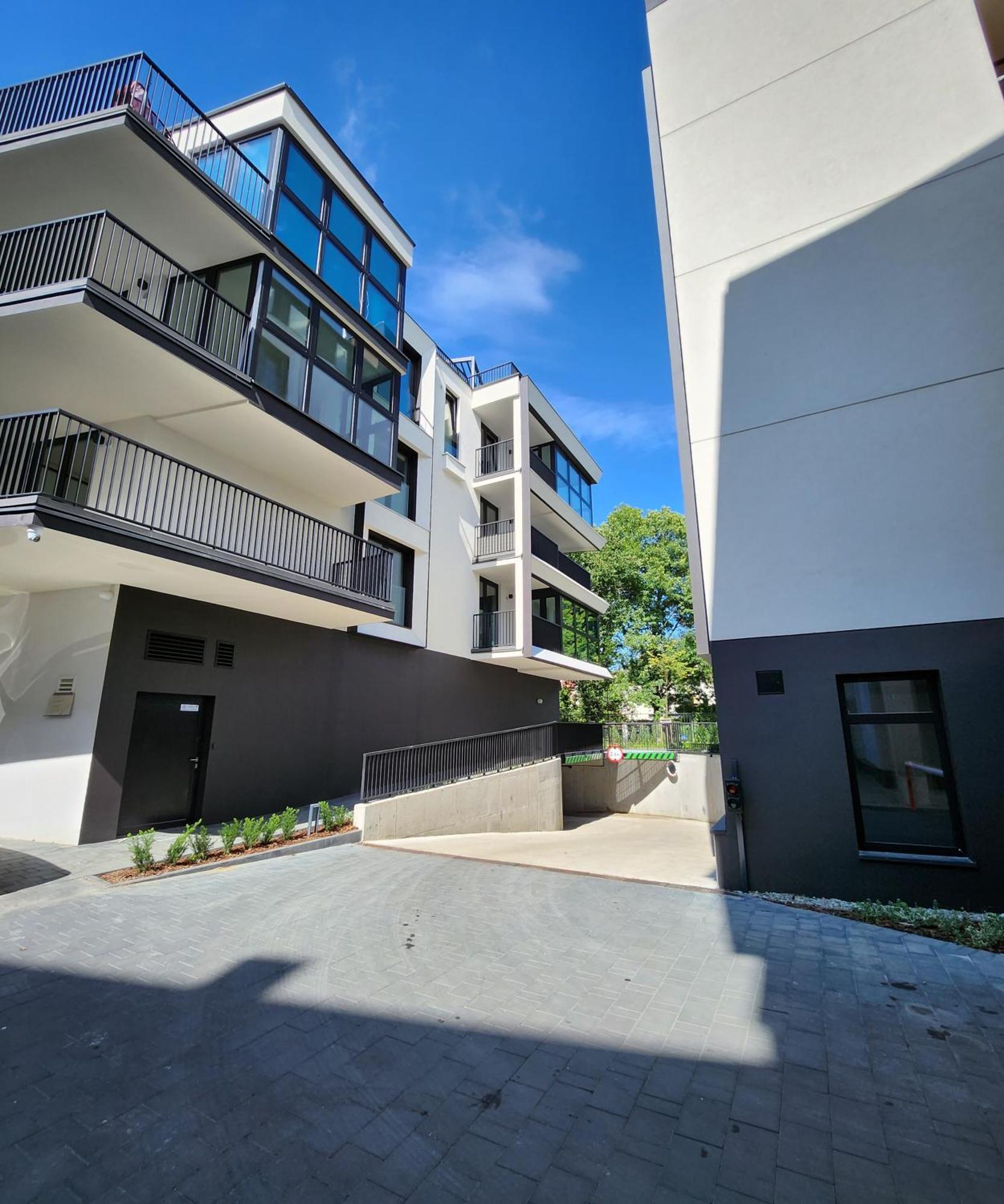 Apartment Luxury Center Apartments, Pool & Sauna & Gym & Self Check In 24 H & Free Parking *