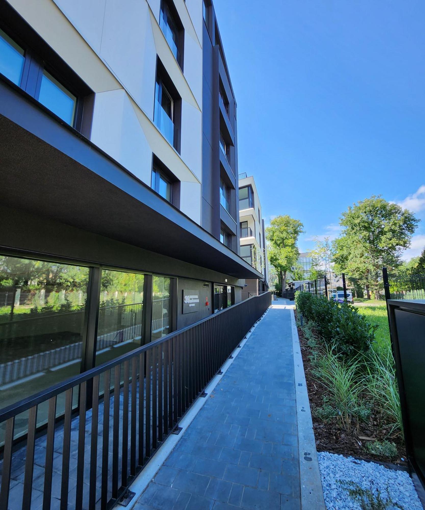 Apartment Luxury Center Apartments, Pool & Sauna & Gym & Self Check In 24 H & Free Parking *