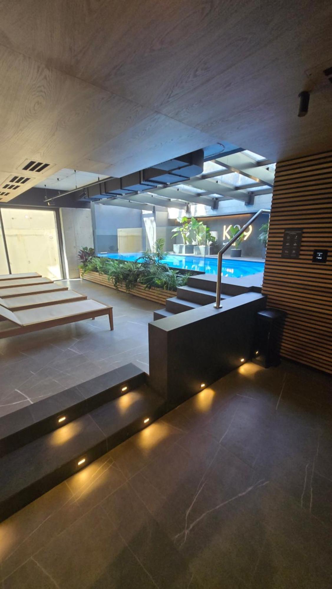 Luxury Center Apartments, Pool & Sauna & Gym & Self Check In 24 H & Free Parking Apartment Krakau